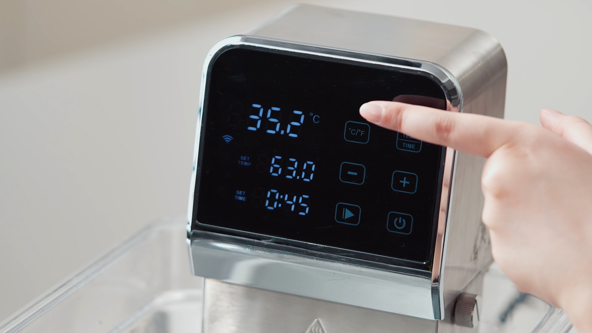 SV330 sous vide cooker